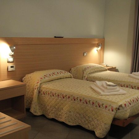 Albergo Verdi Νόβι Λίγκουρε Εξωτερικό φωτογραφία