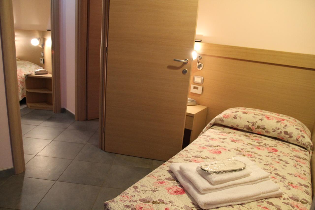Albergo Verdi Νόβι Λίγκουρε Εξωτερικό φωτογραφία