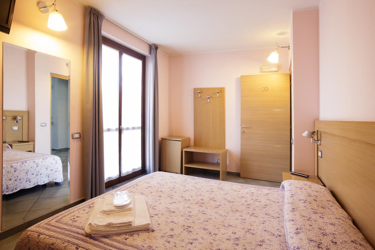 Albergo Verdi Νόβι Λίγκουρε Εξωτερικό φωτογραφία